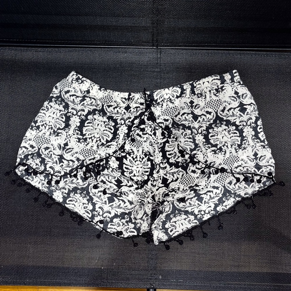 Love & Love Womens Shorts, Size Large(L)
